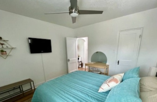 Nob Hill House | Casa Margarita – Adobe bungalow in the heart of Nob Hill
