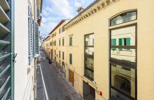 Santo Spirito Apartment | Casa Maria in Florence by Mmega