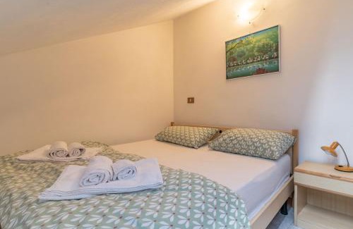 Val Maria-Pur Apartment | Casa Maria mansarda