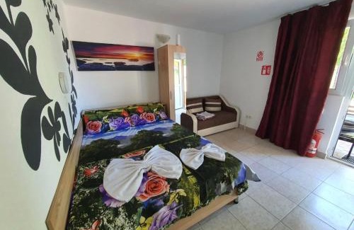 Saturn House | Casa Maria Saturn