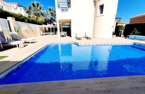 Caserio Los Tarquinos Villa | Casa Mariposa Altaona Golf
