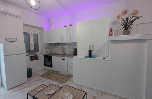 Agia Galini Apartment | Casa Marouli. Two bedroom apt - 5 minutes to the beach