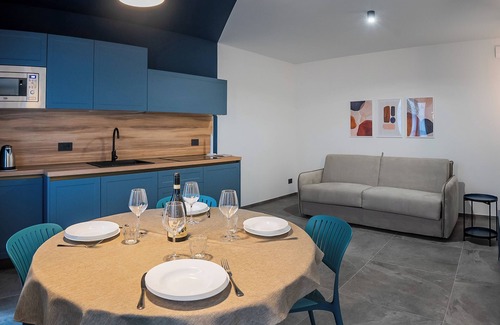 La Morra Apartment | Casa Matilla - Blu - One Bedroom Apartment, Sleeps 4