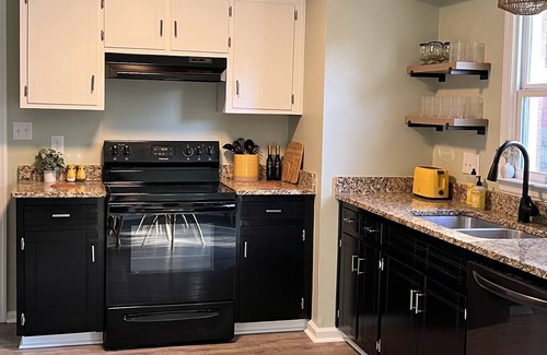 Havelock House | Casa McCotter, newly renovated home near MCAS and close to the beautiful beaches