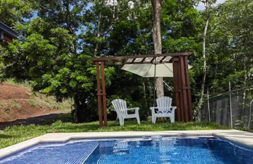 San Pablo de Turrubares Cottage | Casa Mercedes con piscina privada