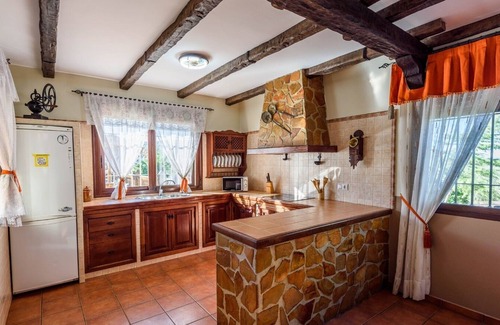 Cuevas de San Marcos Villa | Casa Medina de Belda Cuevas de San Marcos by Ruralidays
