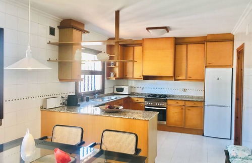 El Roc de Sant Gaieta Ski Chalet | CASA MEDITERRÁNEA CON GRAN JARDÍN Y PISCINA A 500m DE LA PLAYA