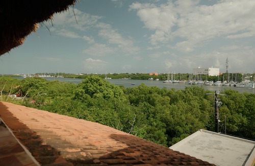 Isla Mujeres Villa | Casa Mimosa-7BR 9BA-Private Beach.Ask about last minute deals!