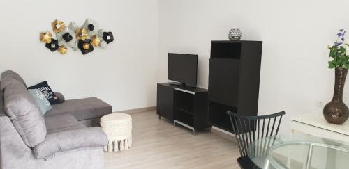 Nazaret Apartment | Casa Mirlo, Coqueto alojamiento con Terraza y Jardín en Zona Tranquila