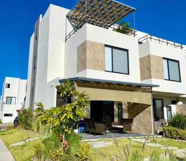 Xochitepec House | Casa Moderna con Alberca en Morelos