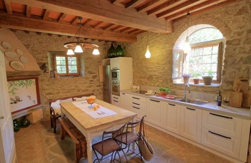 Capolona House | Casa Monica Comfortable holiday residence