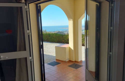 Rio Velez Villa | Casa Monte Roefie Spacious villa with private pool and sea and mountain views