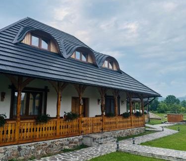 Viseu de Mijloc House | Casa Moroșanului Vișeu de Sus