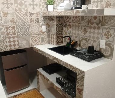 Downtown Cancun House | Casa Nance Alojamientos XAMAN HÁ Centro Mercado 28 y ADO Suite Familiar 3 Personas
