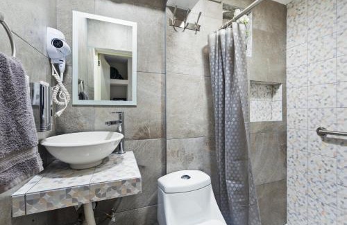 Downtown Cancun House | Casa Nance Alojamientos XAMAN HÁ Centro Mercado 28 y ADO Suite Familiar 3 Personas