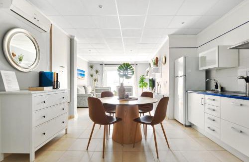 Los Alcazares Apartment | Casa Nathan - 50 meters from the beach in the historic center