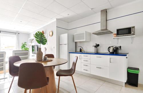 Los Alcazares Apartment | Casa Nathan - 50 meters from the beach in the historic center