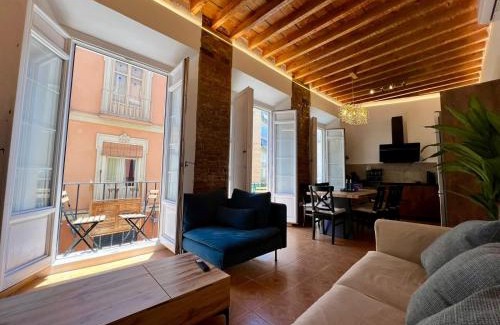 La Merced Apartment | CASA NATY, Espacioso Renovado Apartamento en el Centro de Malaga