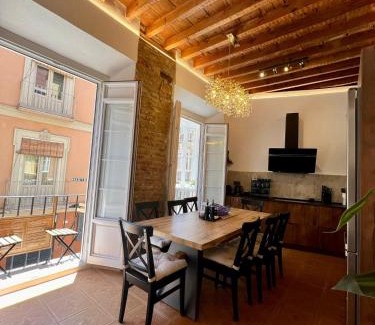 La Merced Apartment | CASA NATY, Espacioso Renovado Apartamento en el Centro de Malaga