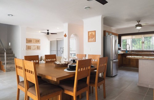 Crucecita House | Casa Nautilus - 5 minutes away from the beach