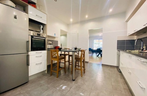 Saint-Serge House | Casa Ney - Magnificent town house with garden