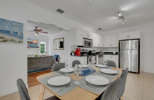 Seybold House | Casa Nikoleta Gated 3Bd 2Bth 10 Min to Beach