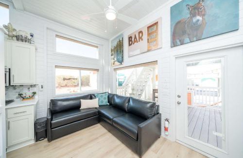 Parker Strip House | Casa Not So Grande, Road Runner Bungalow