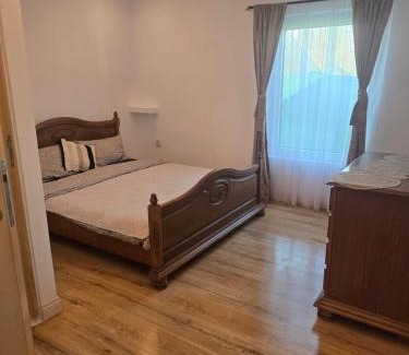 Tasnad House | Casa OFI