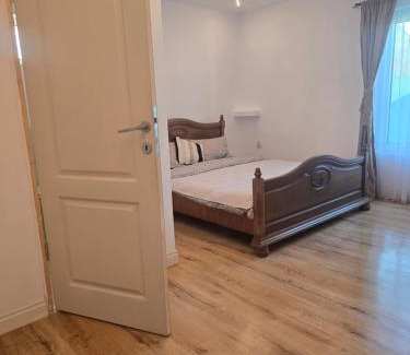Tasnad House | Casa OFI
