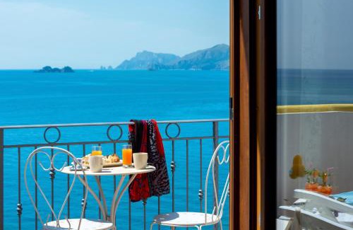 Praiano Apartment | CASA OLGA, UN AFFACCIO SUL MARE !