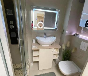 Saturn Apartment | Casa Ovi