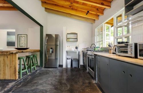 Valle de Bravo House | Casa Padel - Tranquil Retreat Next to Paddle Court Casa Padel -