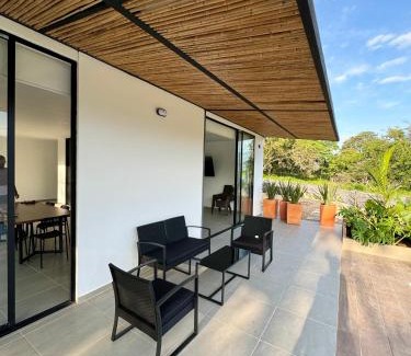 La Mesa House | CASA PALMANOVA CON PISCINA EN LA MESA