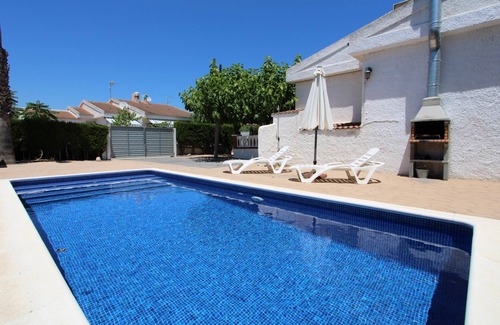 Riumar House | CASA PALMERESS 4,Ideal house for your holidays near the sea, free wifi, optional air conditioning, private pool, pets allowed, dog’s beach.