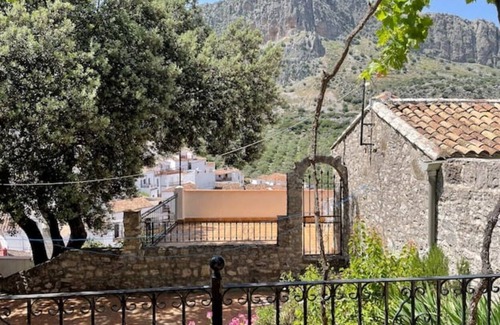 Montejaque House | Casa Paloma sleeps 3 near Mirador de Montejaque