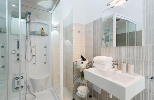 Bosa Historic Centre Apartment | Casa Piazzé IUN Q0873