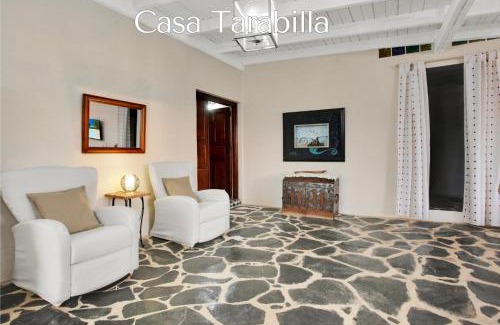 Antigua House | Casa Pilar, Aurora y Tarabilla en Finca Ecológica