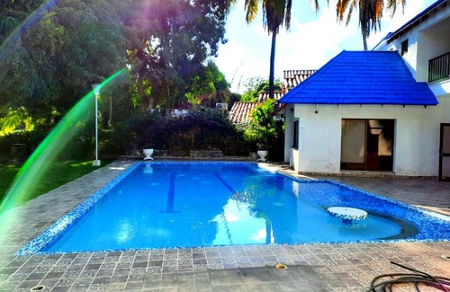 Girardot House | Casa Piscina Privada en Condominio Campestre el Peñon Girardot