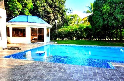 Girardot House | Casa Piscina Privada en Condominio Campestre el Peñon Girardot