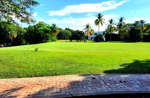 Girardot House | Casa Piscina Privada en Condominio Campestre el Peñon Girardot