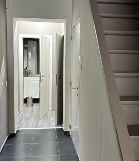 Fontaine-l'Eveque Apartment | Casa Polizzi - Maison entière