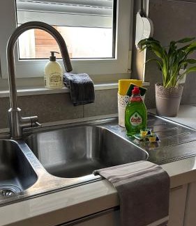 Fontaine-l'Eveque Apartment | Casa Polizzi - Maison entière