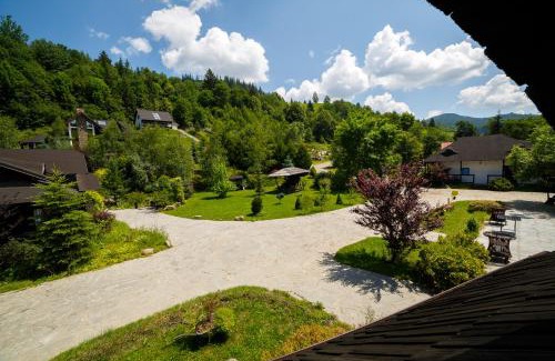 Campulung Moldovenesc House | Casa Poveste Pensiunea-Muzeu