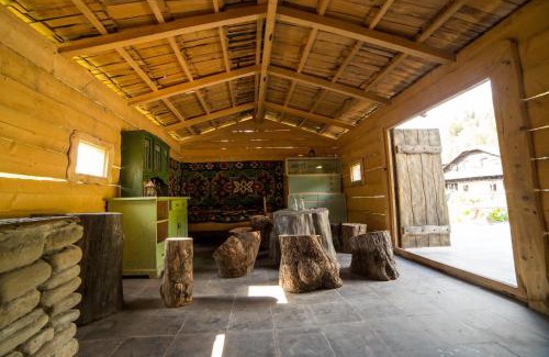 Campulung Moldovenesc House | Casa Poveste Pensiunea-Muzeu