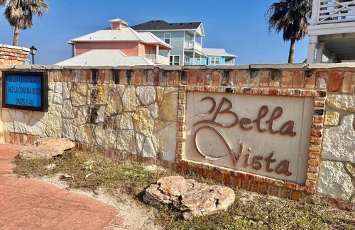 Bella Vista Apartment | Casa Pura Vida escape to luxury living.