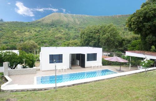 Melgar House | Casa Quinta Villa Carolita