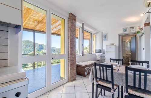 Castiglione Chiavarese Apartment | Casa Relax in Collina