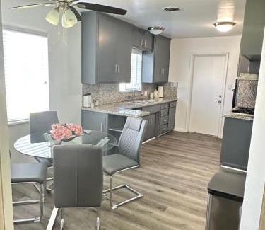 Visalia House | Casa Relajante