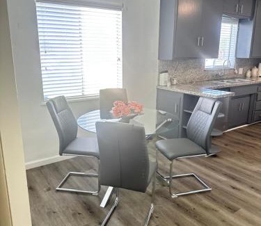 Visalia House | Casa Relajante