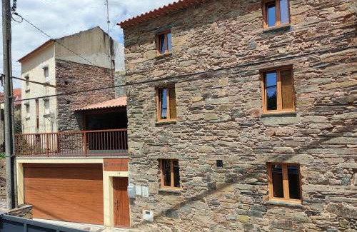 Proenca-a-Nova House | Casa Resineiro com Garagem e Terraço
